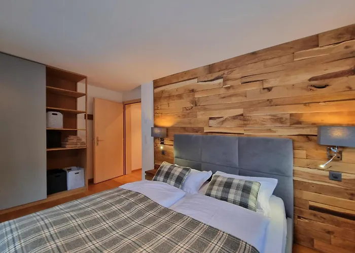 Luxury Romaine 1st Floor Apartment