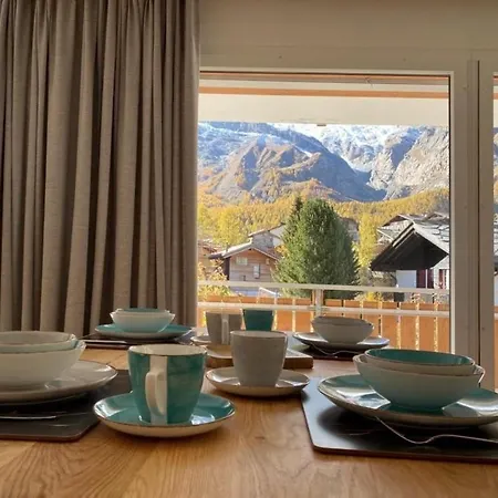 Luxury Romaine 1st Floor